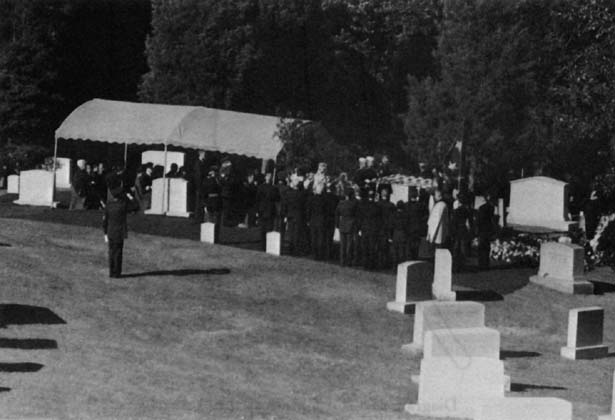 Photo: Last rites at the graveside