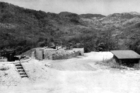 Photo: ANTIAIRCRAFT DEFENSES OF THE PANAMA CANAL. A 40-mm. antiaircraft gun in position.
