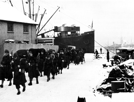 Photo: U.S. ARMY TROOPS ARRIVING IN REYKJAVIK, JANUARY 1942