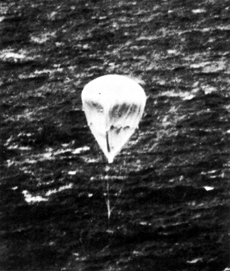 Photo: JAPANESE FREE BALLOON approaching the pacific coast