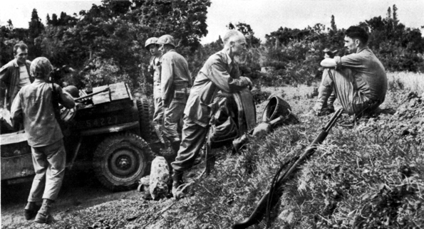 Photo: DEATH OF ERNIE PYLE