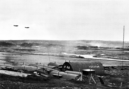 Photo: AMERICAN FIGHTER PLANES OVER CAMP ARTUN, ICELAND