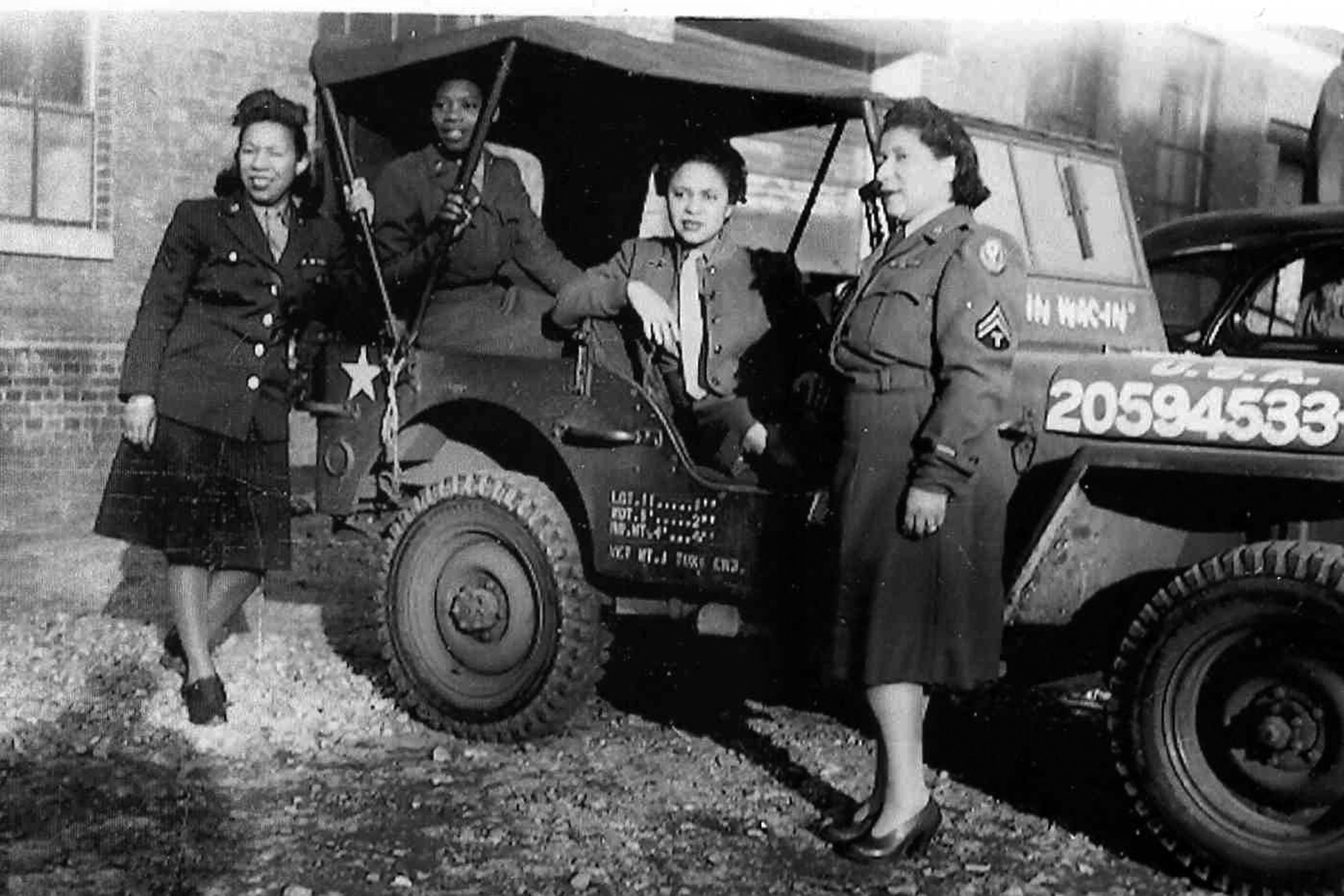 WW2 German Female Postal Worker Picture 